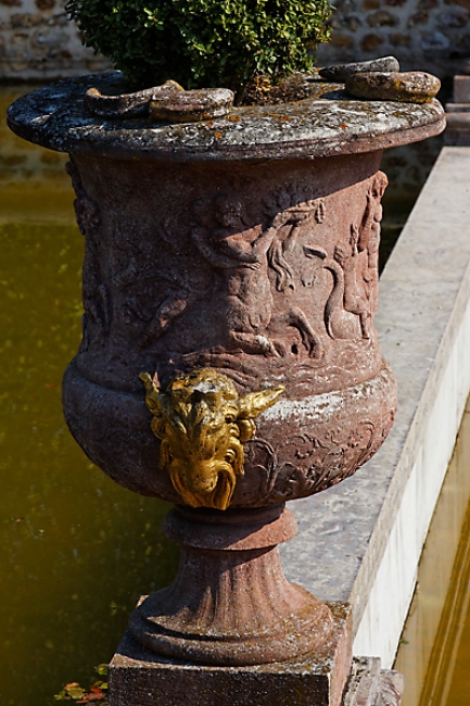 Chateau du Champ de Bataille-055